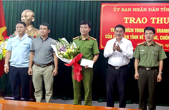Khen thưởng lực lượng tham gia phá thành công chuyên án 119C 